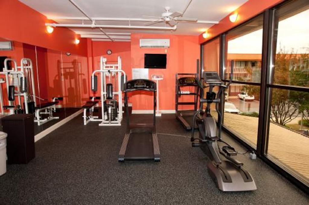 Baymont By Wyndham Fayetteville Fort Bragg Area Bagian luar foto