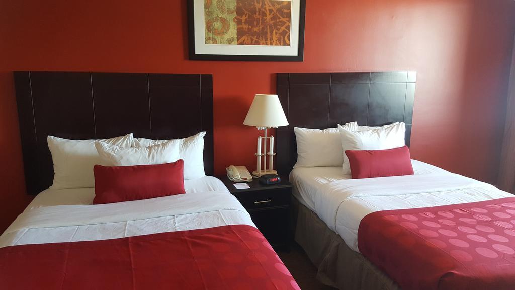 Baymont By Wyndham Fayetteville Fort Bragg Area Bagian luar foto