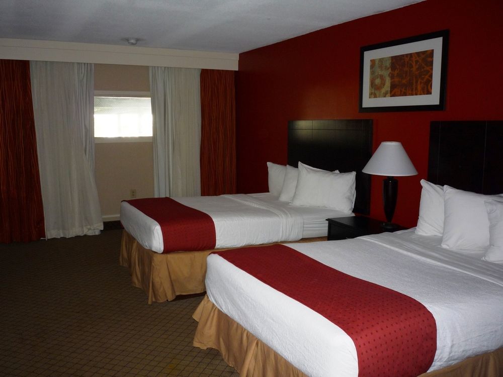 Baymont By Wyndham Fayetteville Fort Bragg Area Bagian luar foto