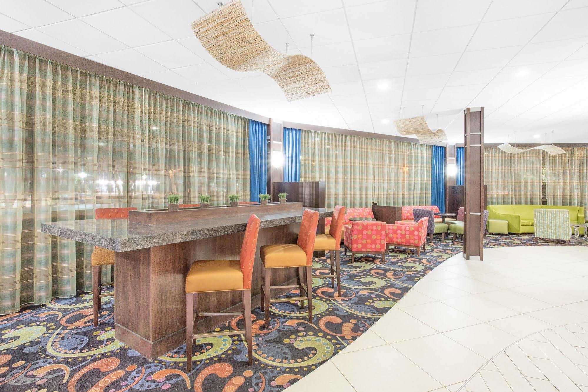 Baymont By Wyndham Fayetteville Fort Bragg Area Bagian luar foto