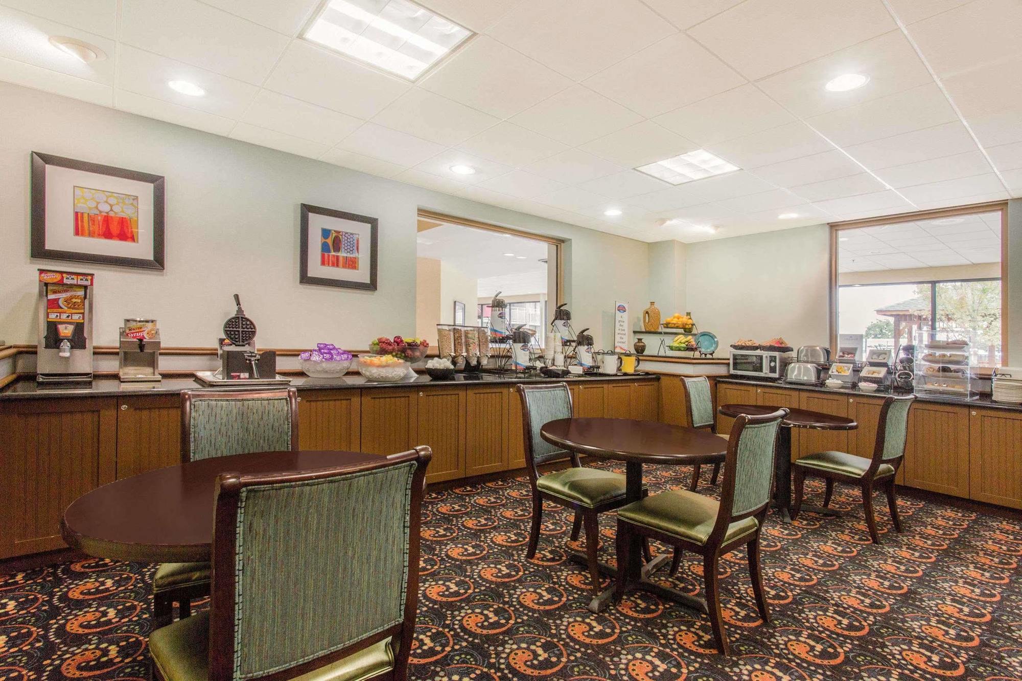 Baymont By Wyndham Fayetteville Fort Bragg Area Bagian luar foto