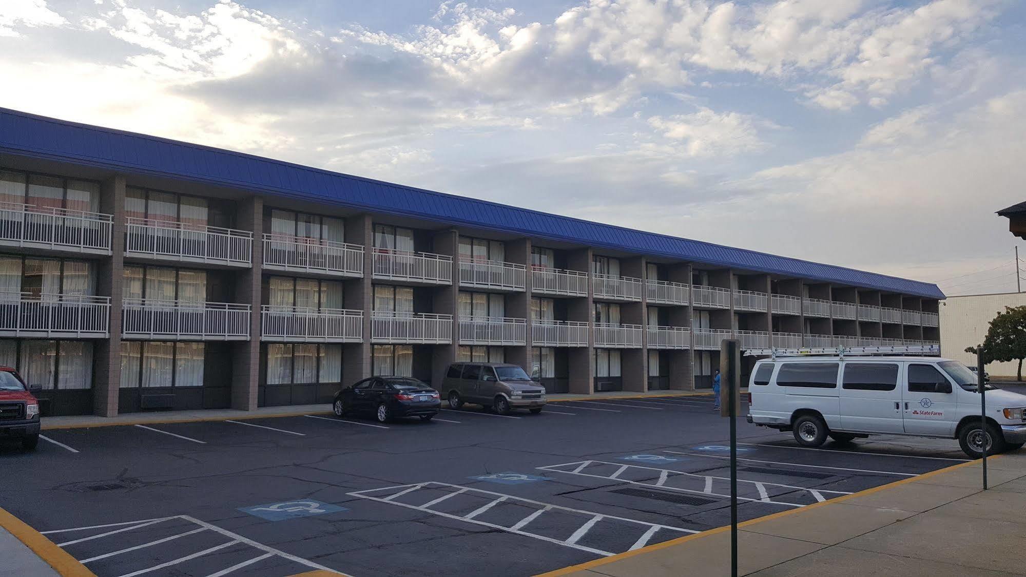 Baymont By Wyndham Fayetteville Fort Bragg Area Bagian luar foto